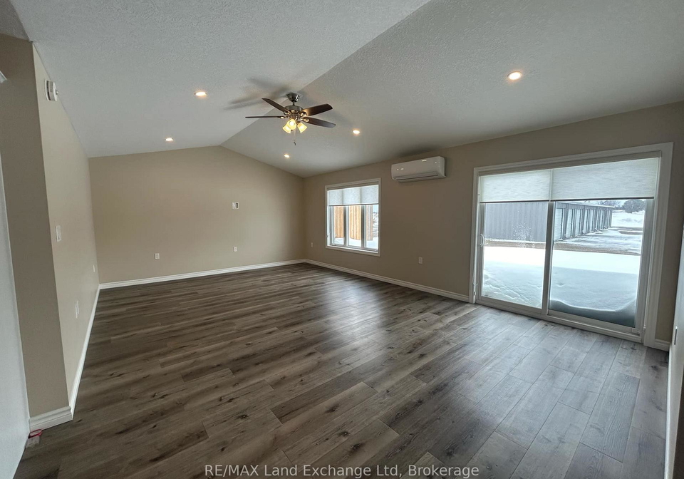 206-rutledge-street-north-huron-ontario-x13686678