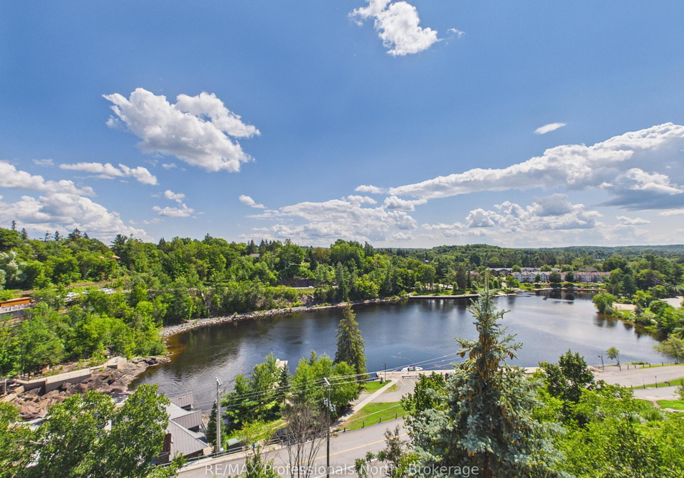 24-ontario-street-bracebridge-ontario-x13686684