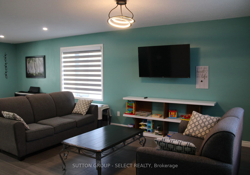 234-parkview-drive-strathroy-caradoc-ontario-x13686918