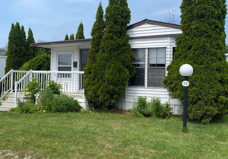 153-county-road-27-prince-edward-county-ontario-x13686966