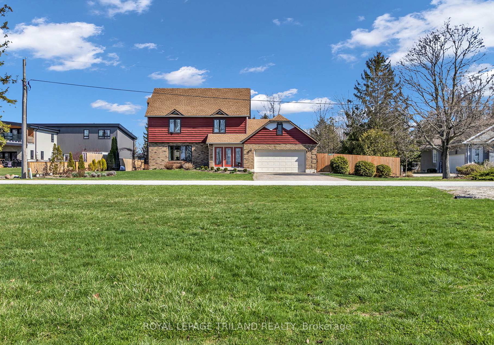 5257-cliff-road-lambton-shores-ontario-x13687018