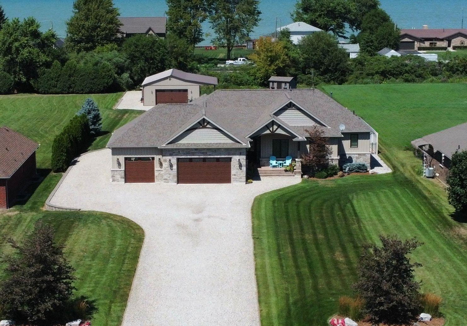 663-county-2-road-lakeshore-ontario-x13687250
