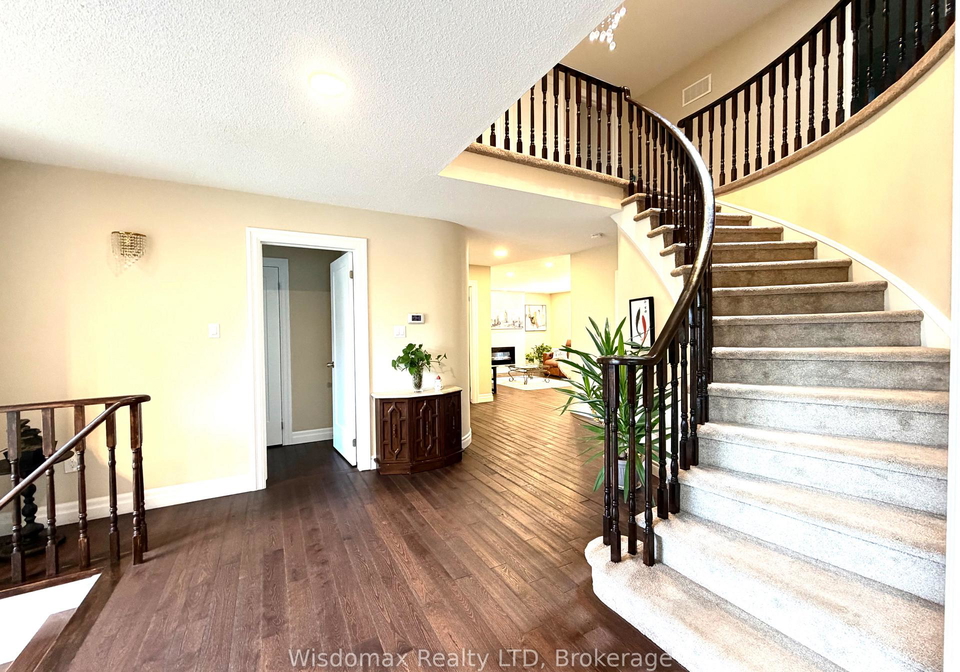12-sundrop-court-hamilton-ontario-x13687580