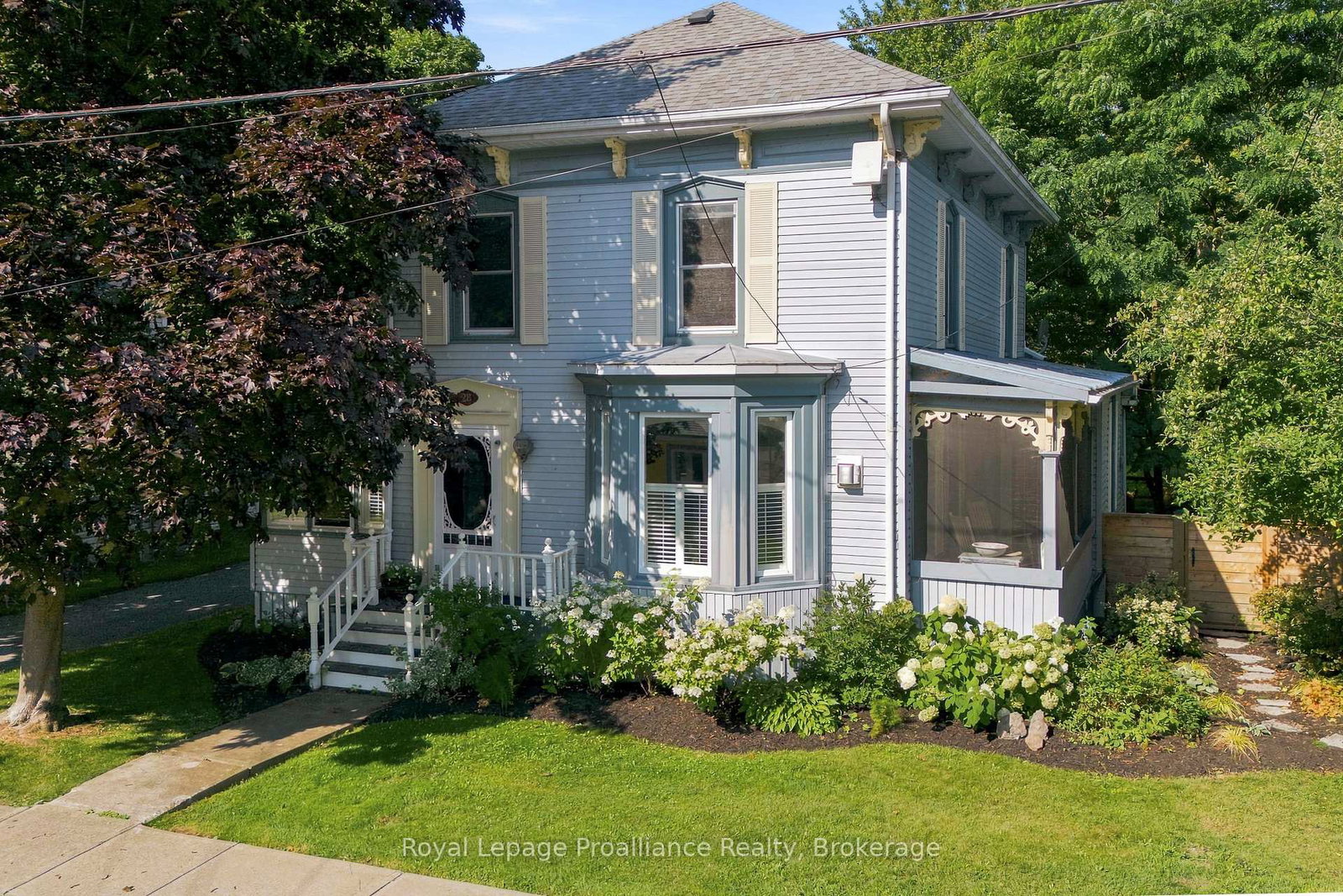 28-west-street-prince-edward-county-ontario-x13687700