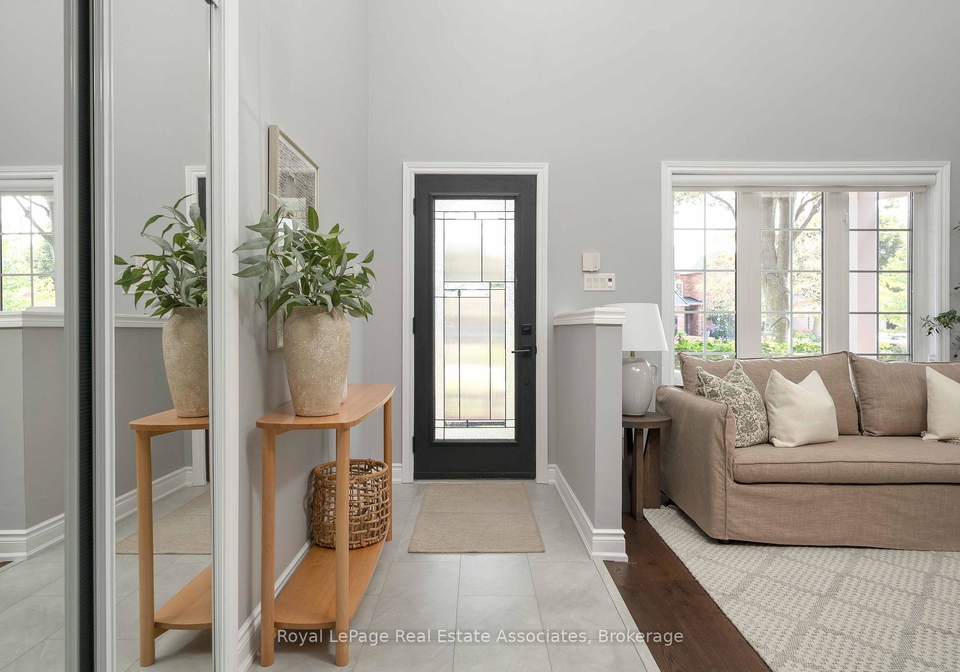 5-volterra-court-hamilton-ontario-x13687820