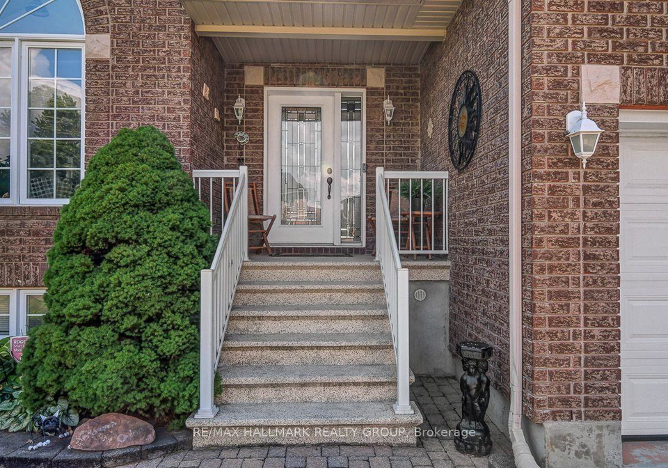 75-lloydalex-crescent-ottawa-ontario-x13688598