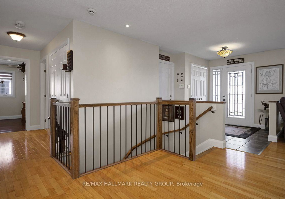 75-lloydalex-crescent-ottawa-ontario-x13688598