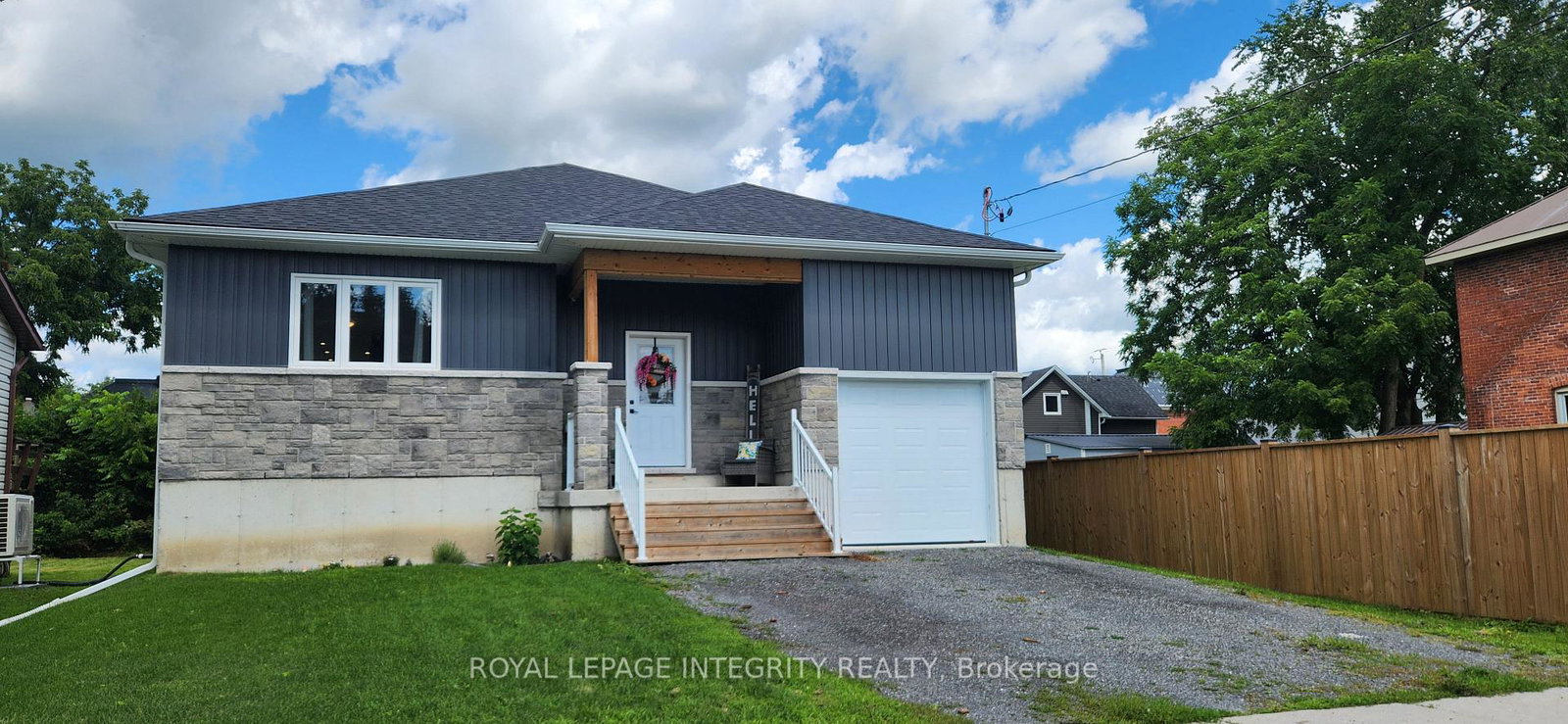 6-union-street-lansdowne-village-ontario-x13688688