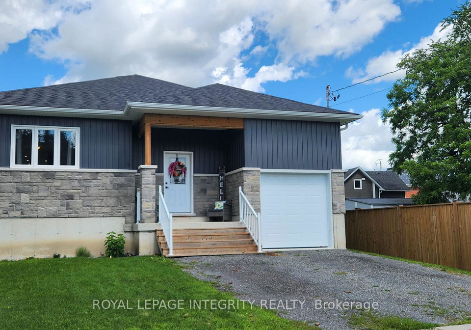 6-union-street-lansdowne-village-ontario-x13688688