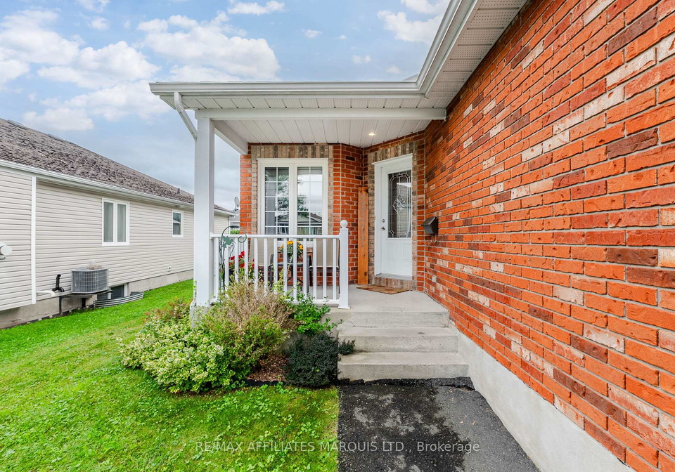 2230-glen-brook-drive-cornwall-ontario-x13688760