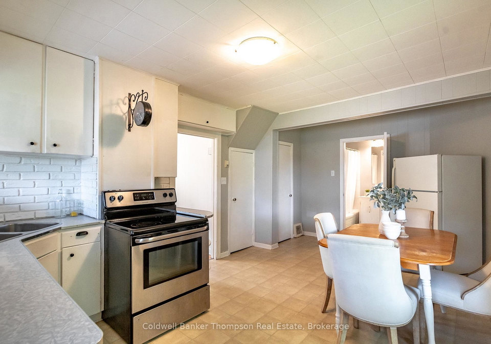 60-west-road-huntsville-ontario-x13688984