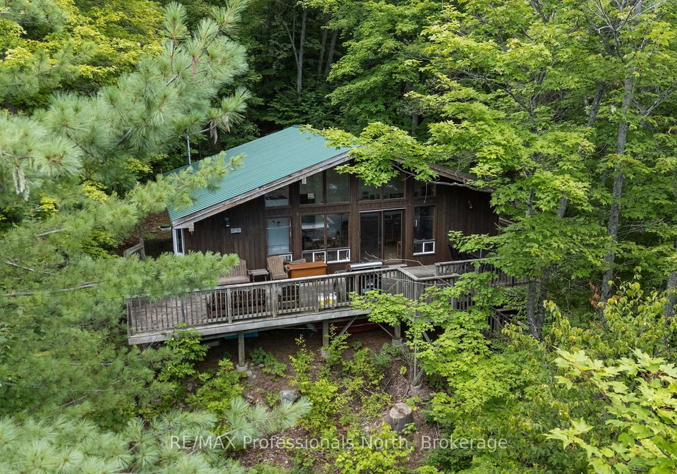 2157-indian-point-road-dysart-et-al-ontario-x13688988