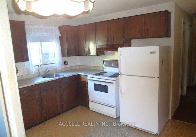 28-harcourt-crescent-kitchener-ontario-x13689022