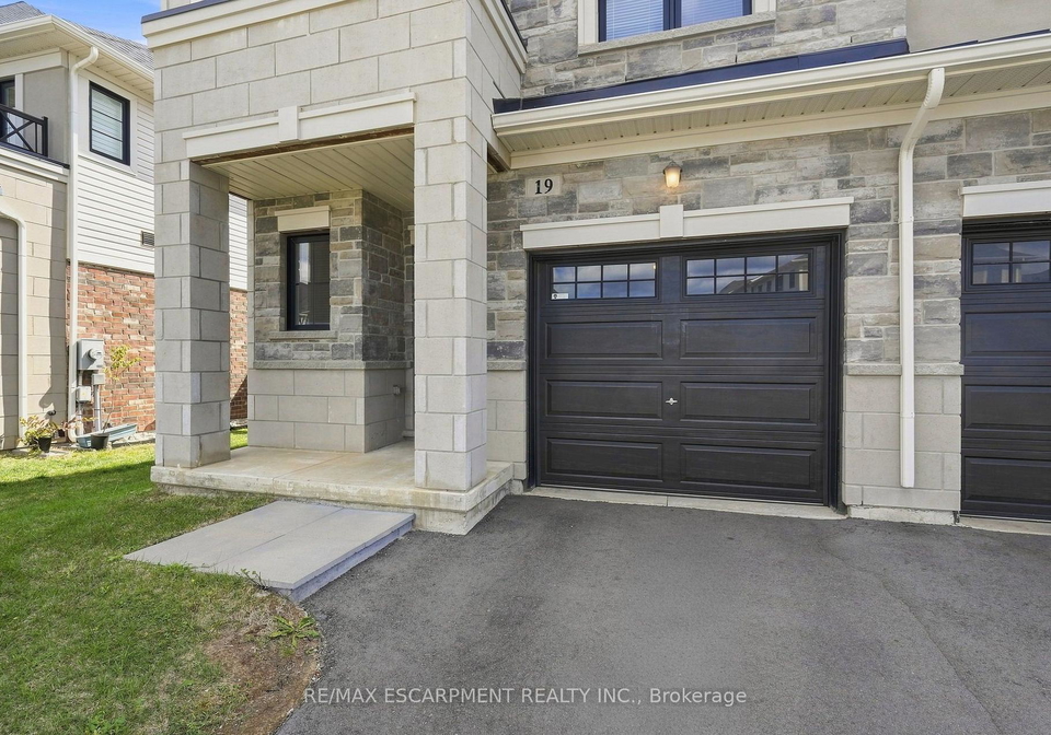 19-mia-drive-hamilton-ontario-x13689288