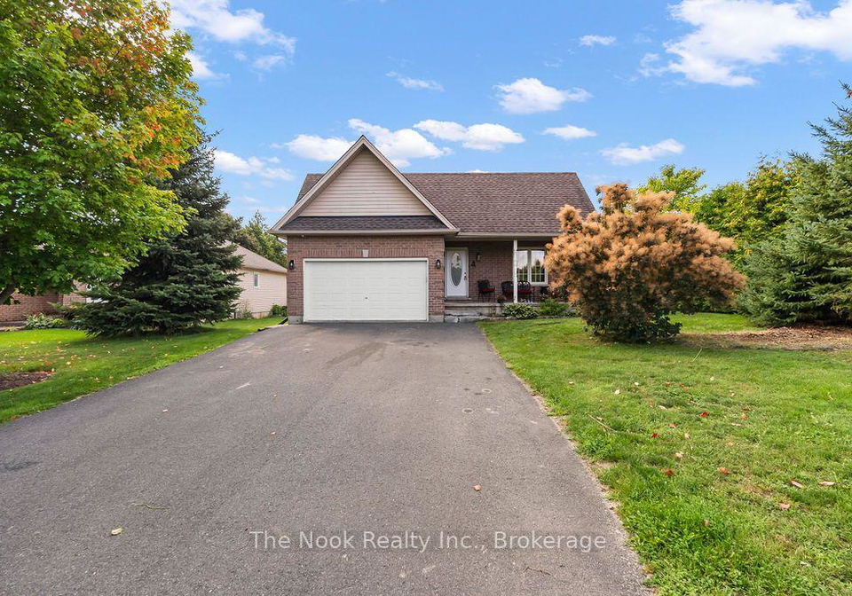 4-champlain-boulevard-kawartha-lakes-ontario-x13689608