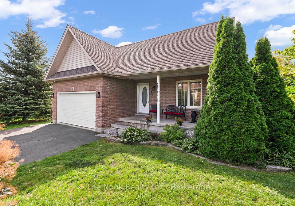4-champlain-boulevard-kawartha-lakes-ontario-x13689608