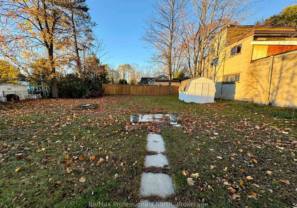 260-isaac-street-gravenhurst-ontario-x13689888