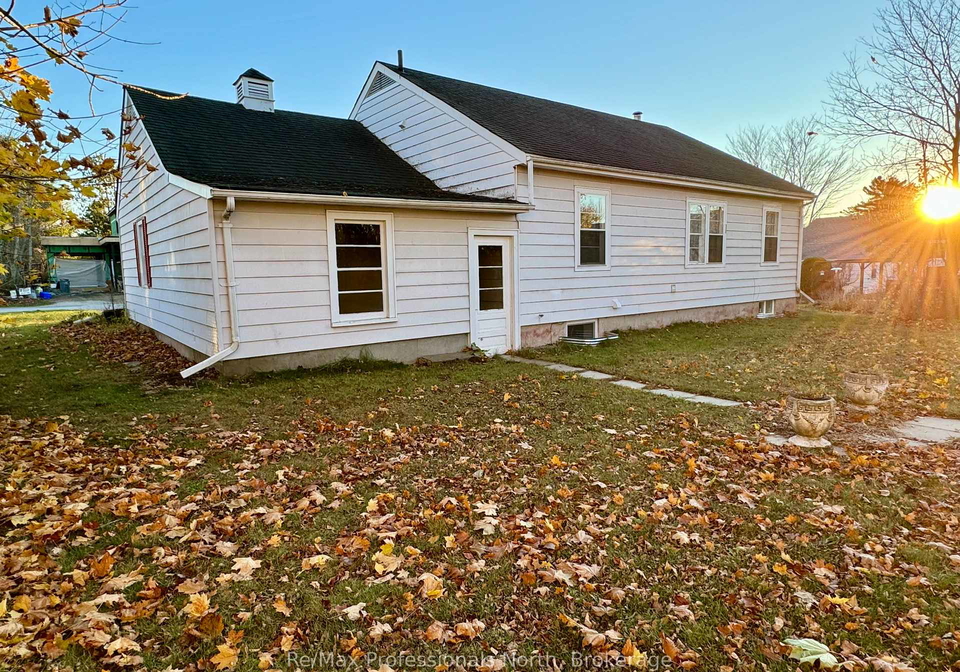 260-isaac-street-gravenhurst-ontario-x13689888