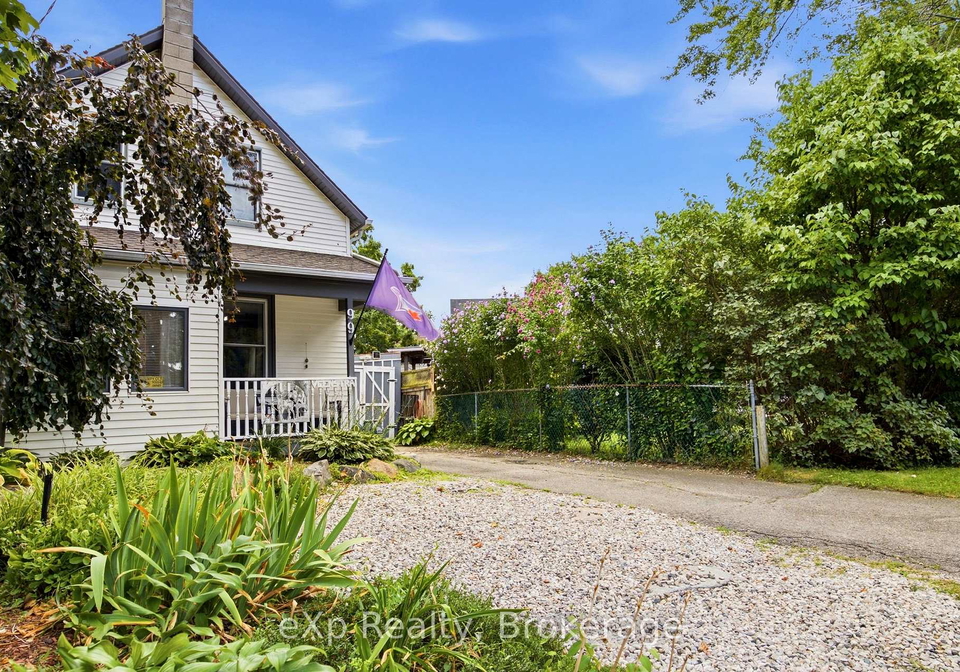 99-dufferin-street-stratford-ontario-x13690258