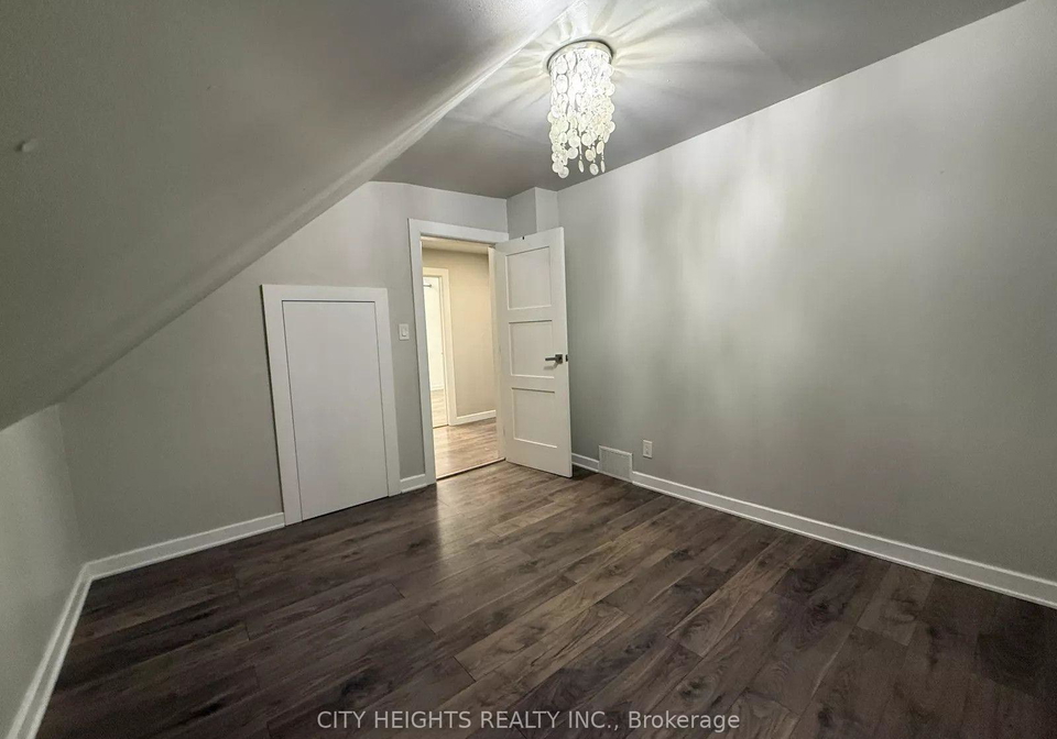 22-harvey-street-hamilton-ontario-x13690410