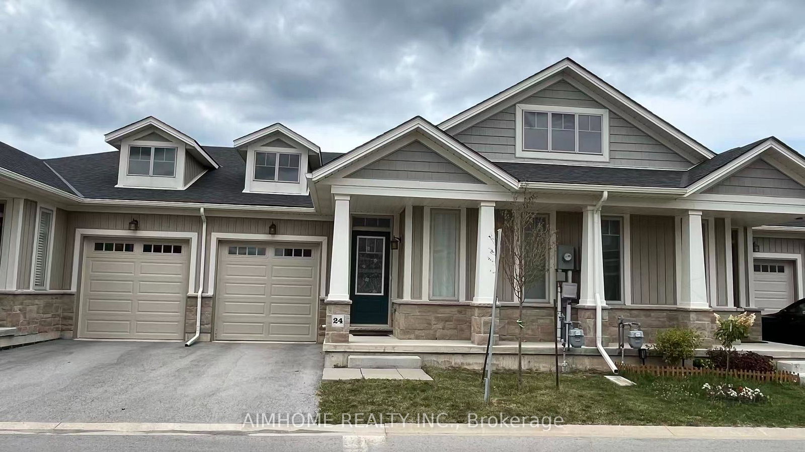 24-noah-common-st-catharines-ontario-x13690446