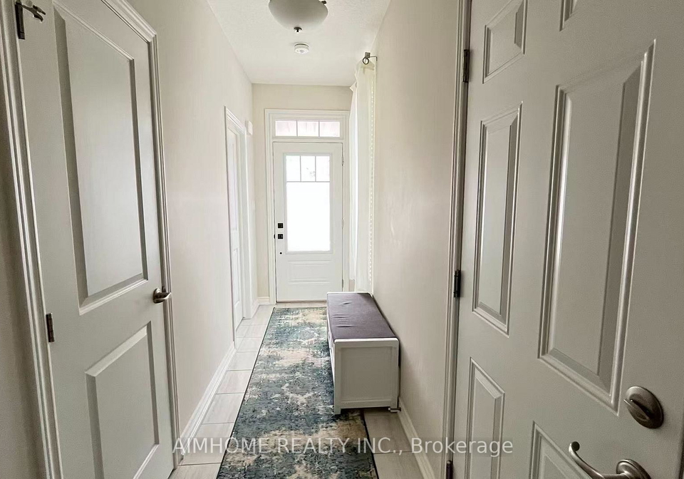 24-noah-common-st-catharines-ontario-x13690446