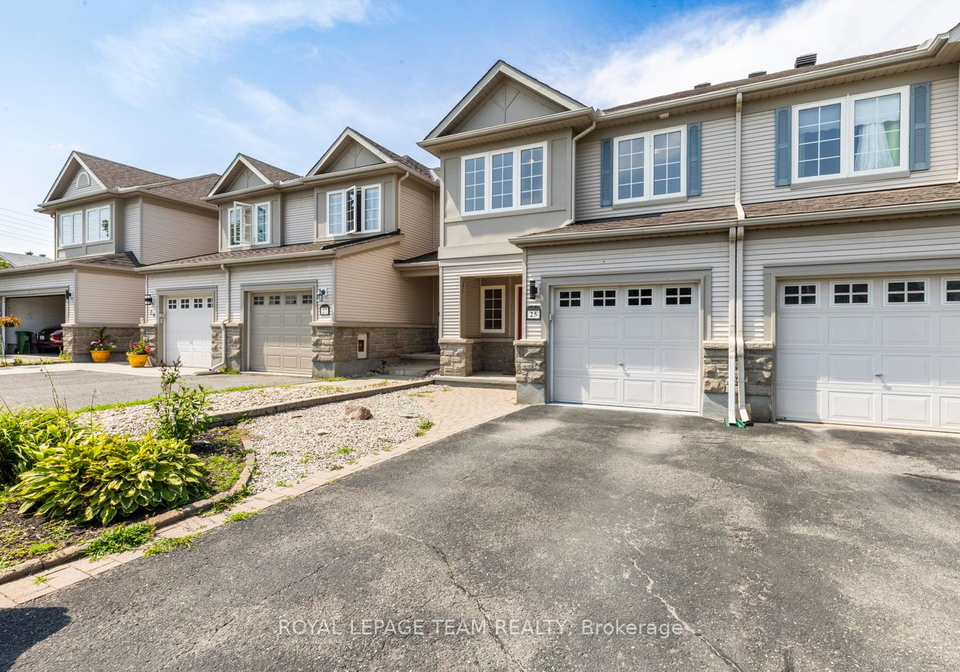 25-kirkstone-private-ottawa-ontario-x13690528