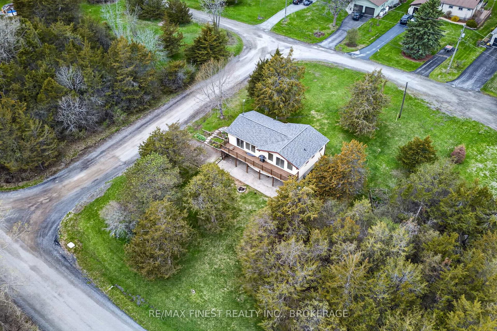 8-sunrise-court-prince-edward-county-ontario-x13690706