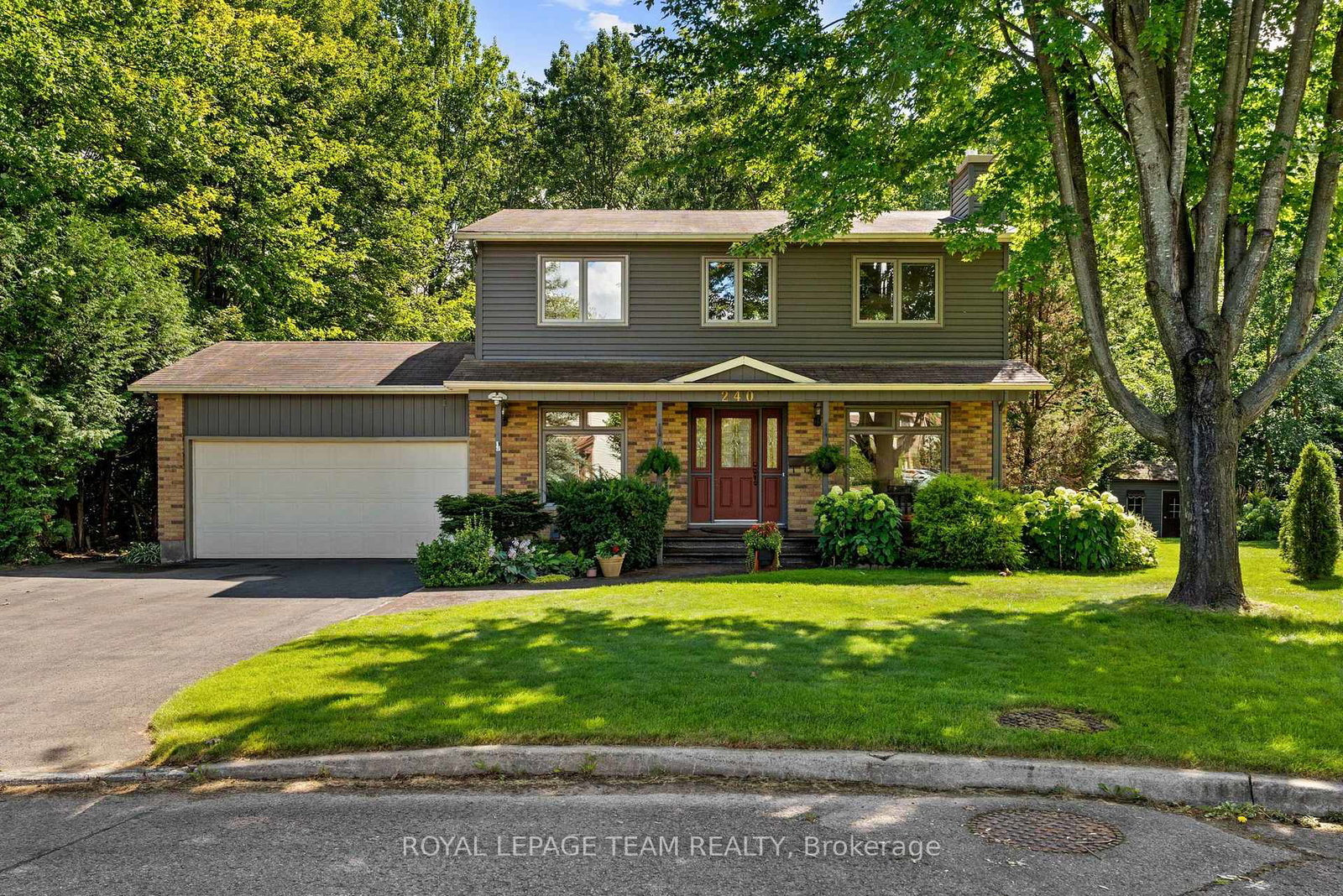 240-hoylake-crescent-ottawa-ontario-x13690766