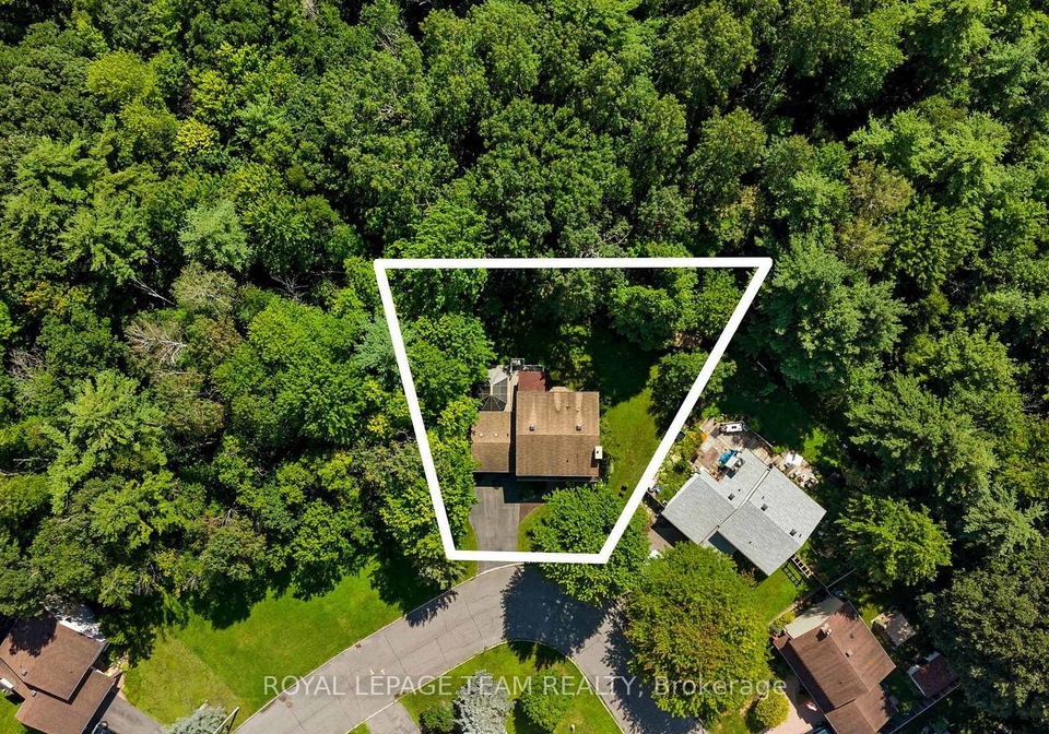 240-hoylake-crescent-ottawa-ontario-x13690766