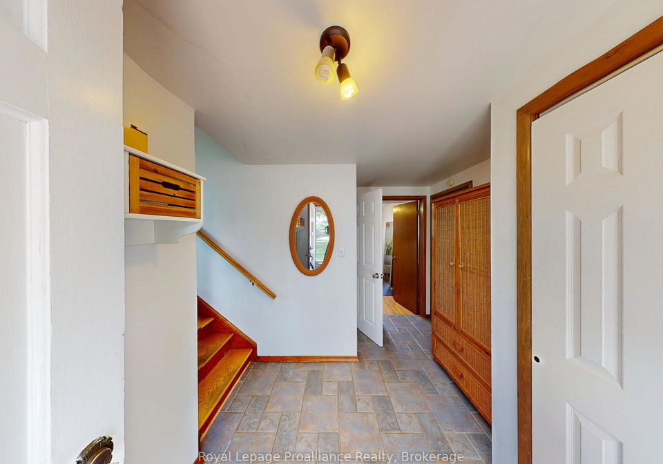 4-richmond-grove-belleville-ontario-x13691222
