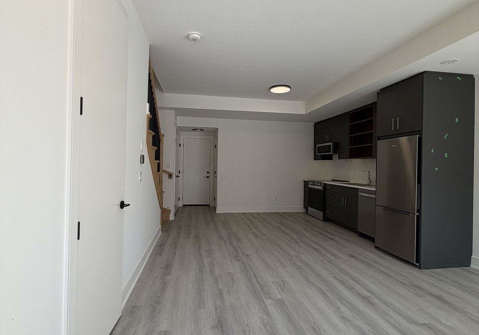 75-everett-common-st-catharines-ontario-x13691482