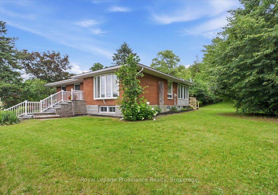 68-riverside-parkway-quinte-west-ontario-x13691516