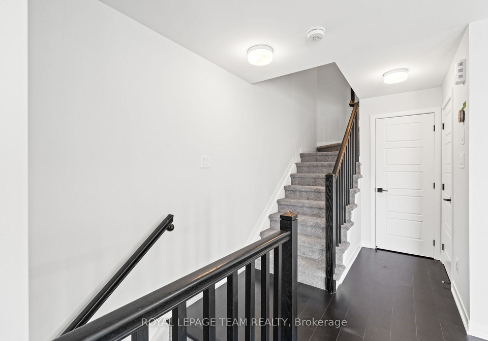 2031-blossite-private-ottawa-ontario-x13691912