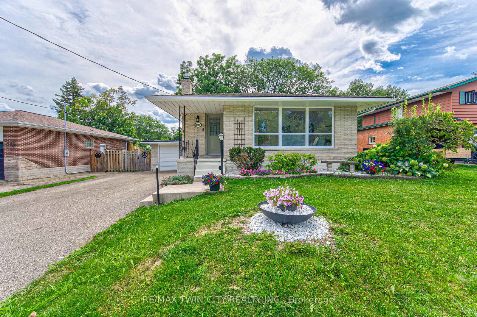 104-springbank-crescent-waterloo-ontario-x13692034