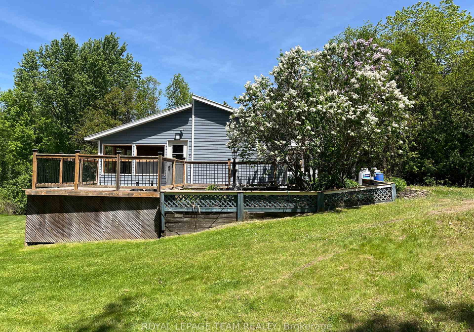 204b-hawkins-drive-killaloe-hagarty-and-richards-killaloe-hagarty-and-richards-ontario-x13692040