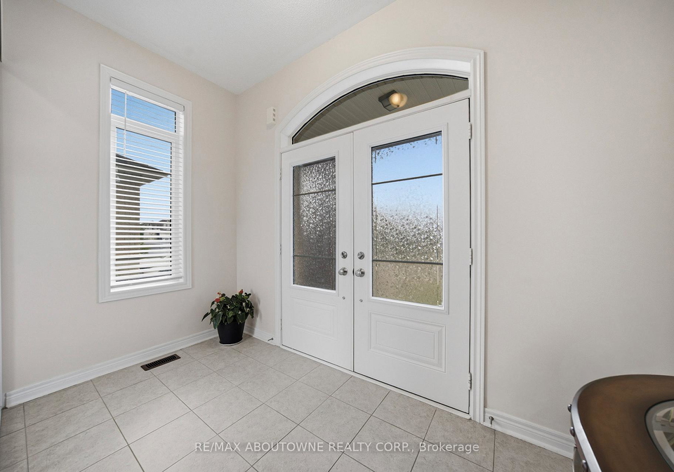 12-oldham-avenue-brant-ontario-x13692270