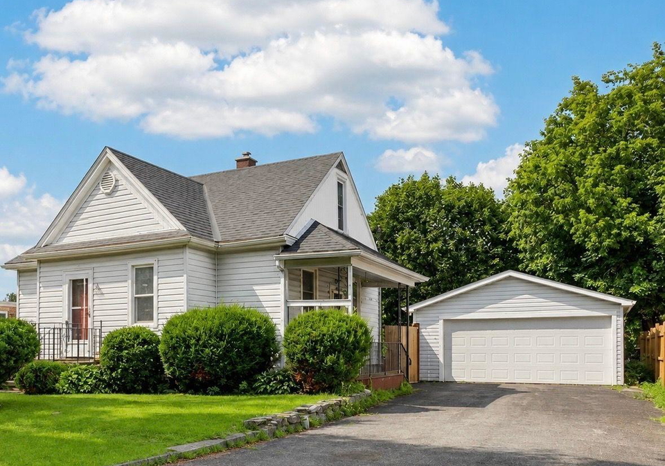 650-hillside-drive-gananoque-ontario-x13692304