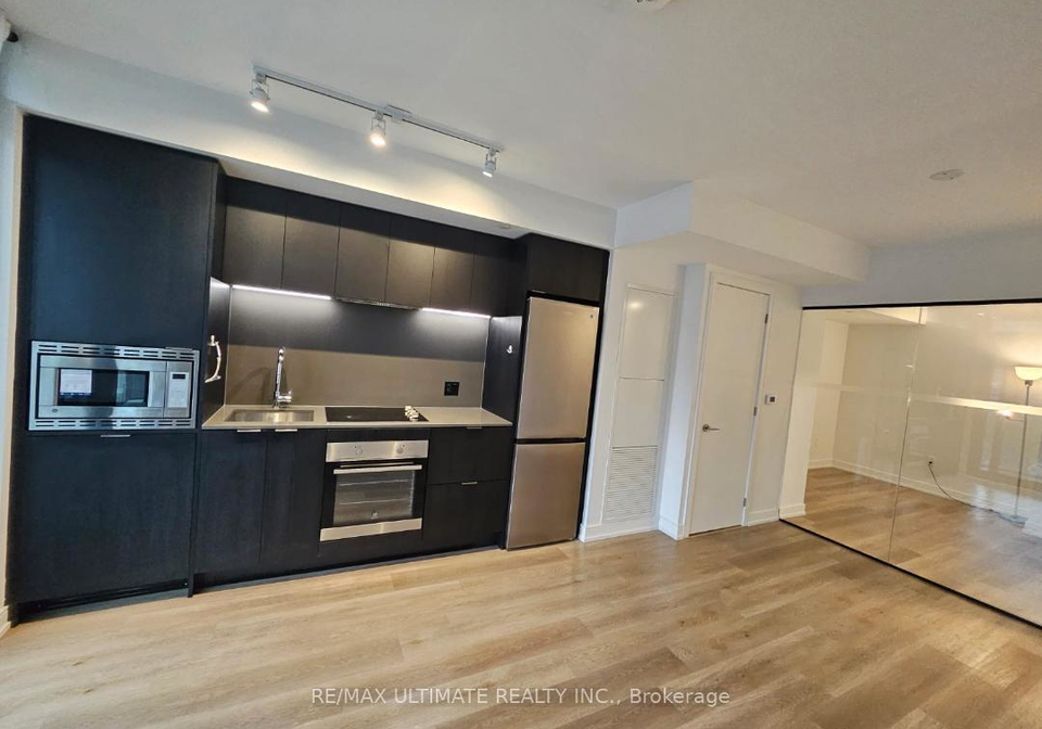 1-jarvis-street-hamilton-ontario-x13692402