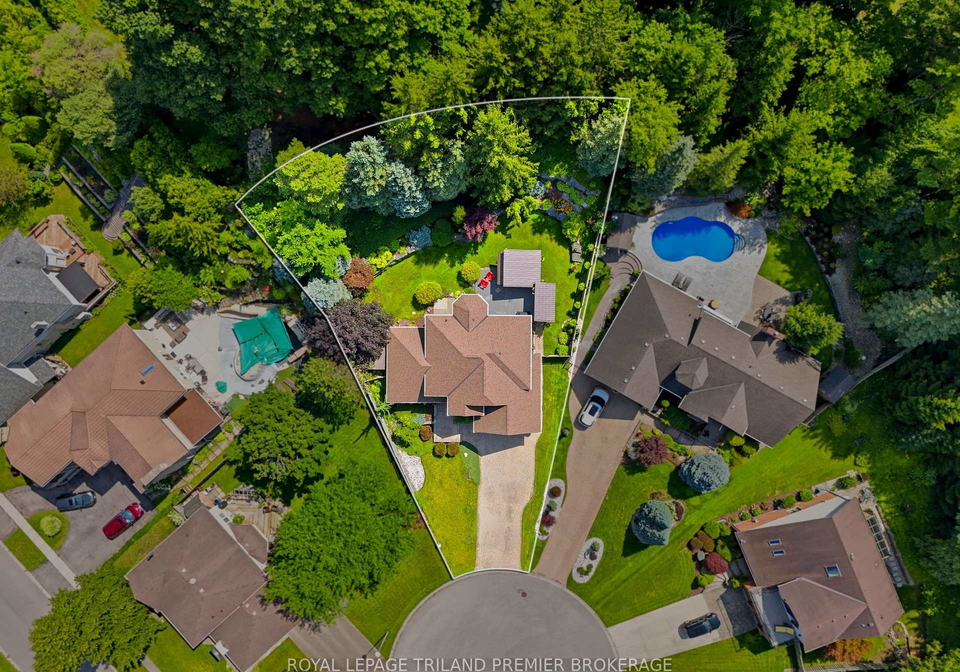 39-hutchinson-place-woodstock-ontario-x13692440