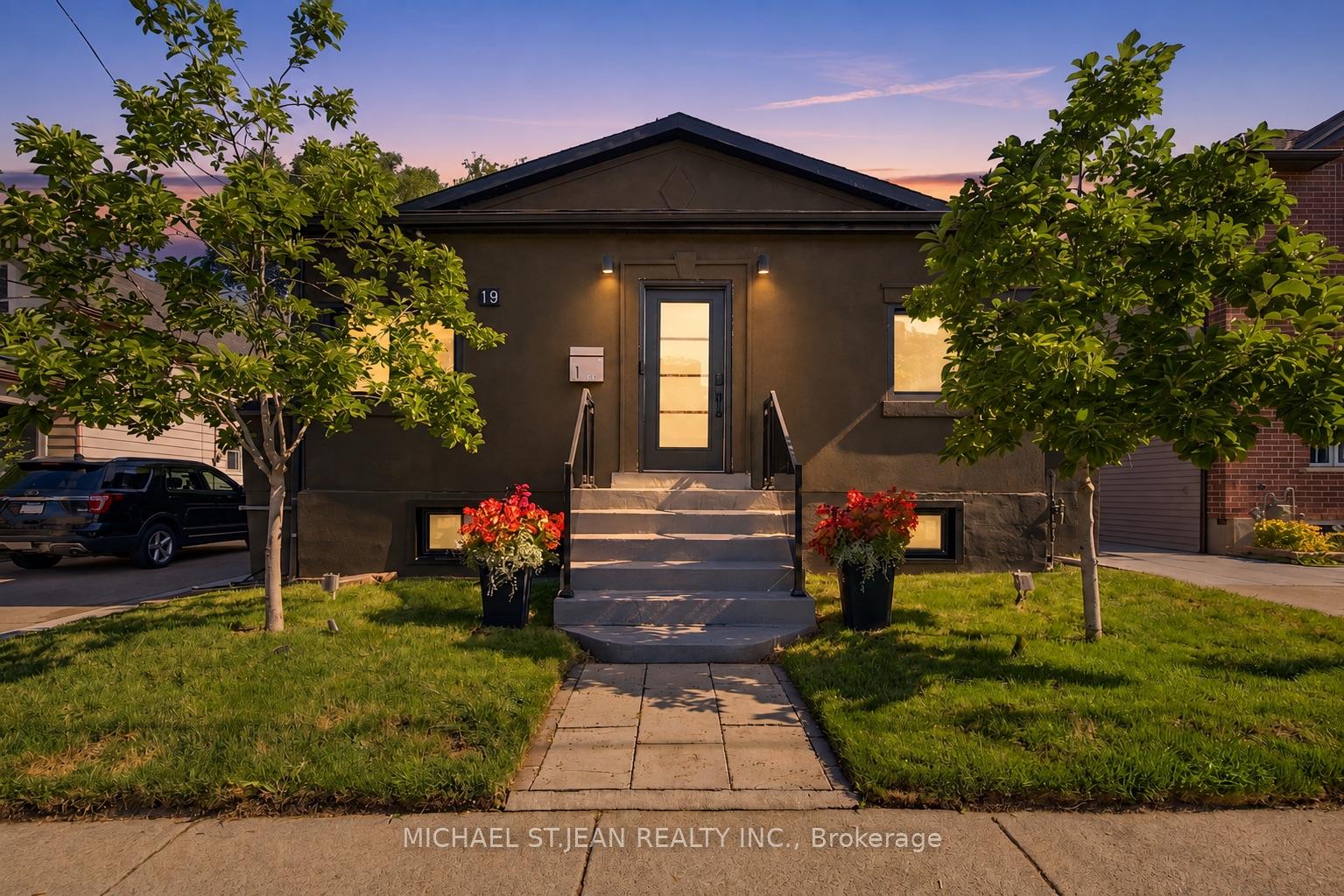 19-grove-street-hamilton-ontario-x13692672
