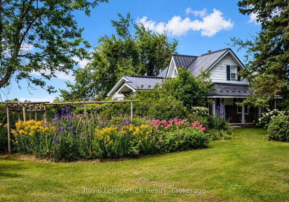 309158-centre-line-b-grey-highlands-ontario-x13692888
