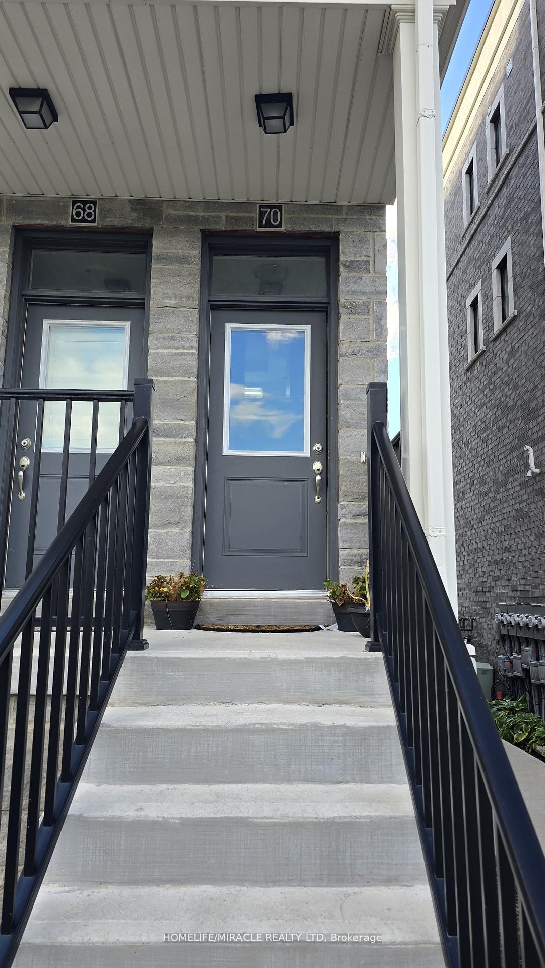 383-dundas-street-e-hamilton-ontario-x13693086