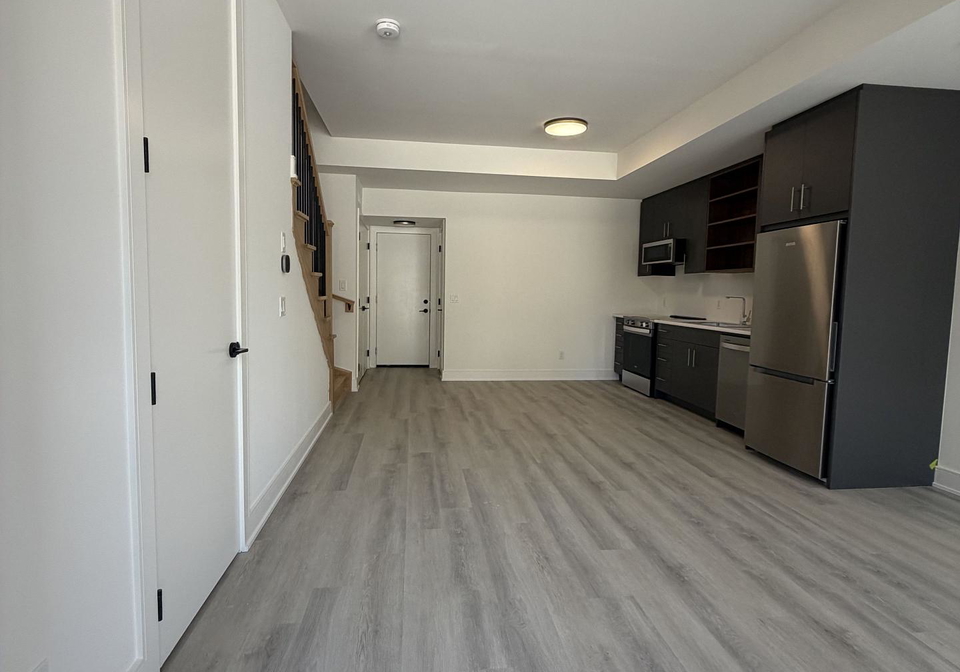 39-everett-common-st-catharines-ontario-x13693216