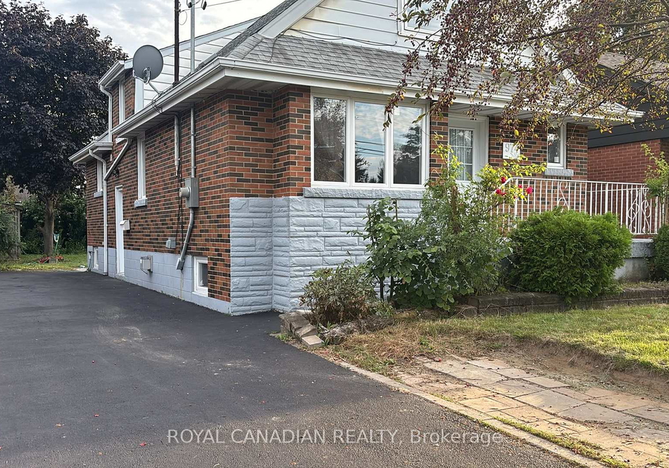 974-queensdale-avenue-e-hamilton-ontario-x13693416