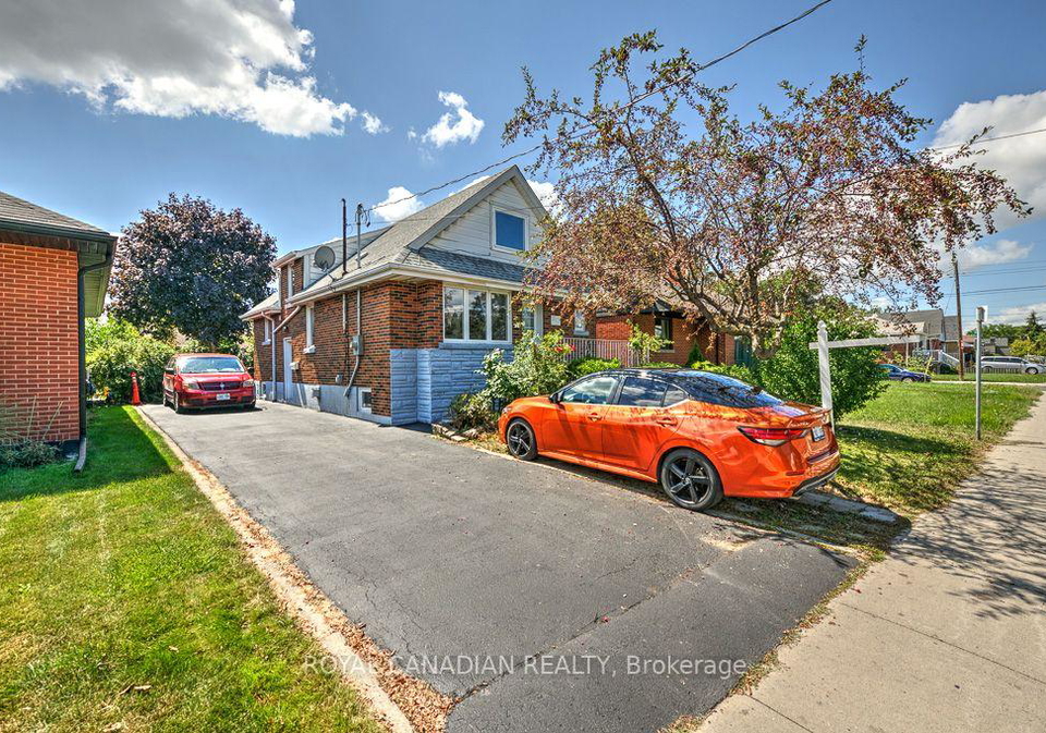974-queensdale-avenue-e-hamilton-ontario-x13693416