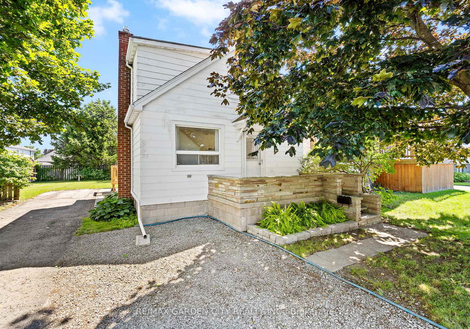 38-oakwood-street-port-colborne-ontario-x13693494