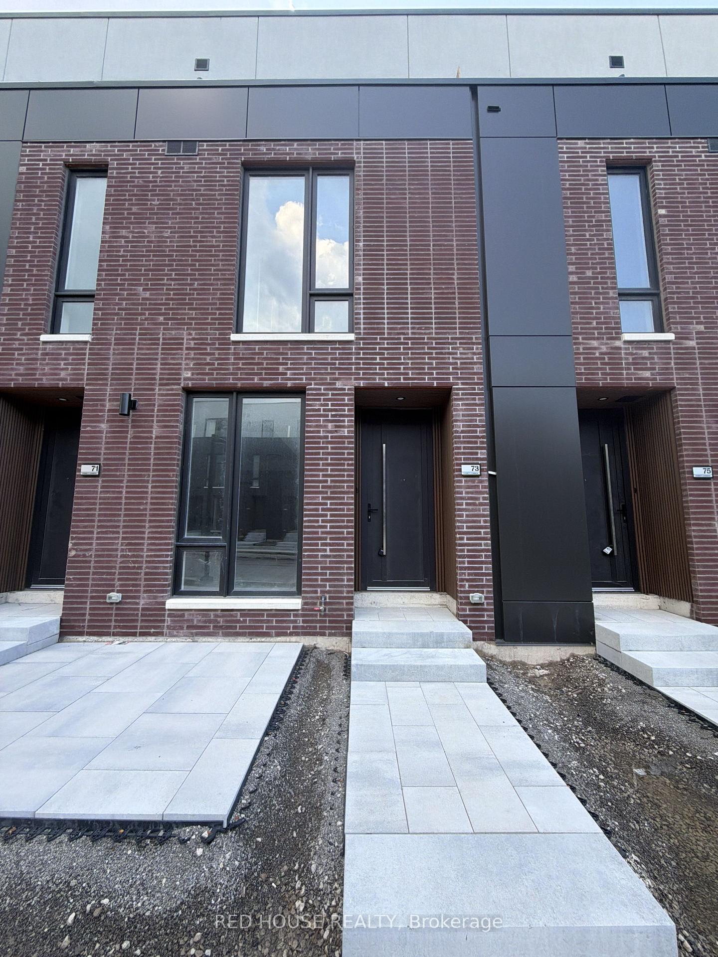 73-everett-common-st-catharines-ontario-x13693742
