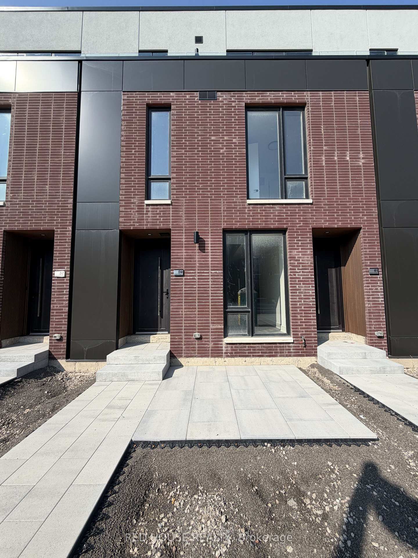 59-everett-common-st-catharines-ontario-x13694084