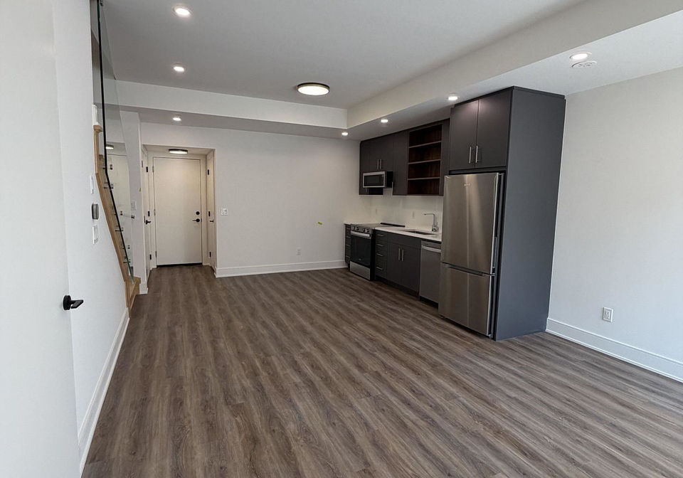 59-everett-common-st-catharines-ontario-x13694084